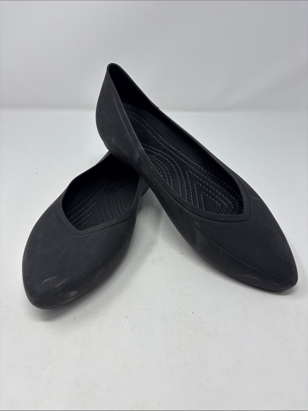 Crocs | 8 Classic Black Pointed Toe Women's Flats